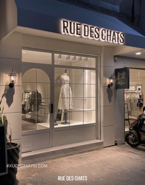 Cửa hàng RUE DES CHATS với vẻ bề ngoài vô cùng hiện đại mang phong cách Châu u dành cho các bạn nữ