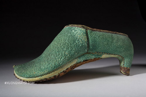 Đôi giày được dùng để cưỡi ngựa được tìm thấy vào thế kỷ 17 của người Ba Tư
