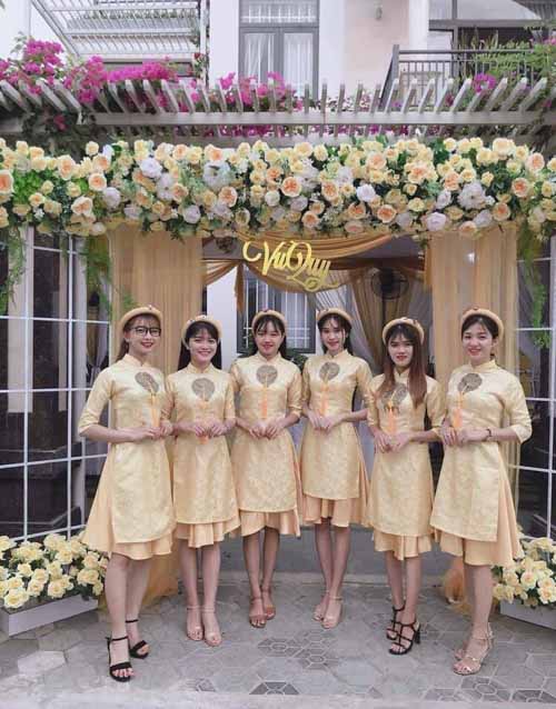 Những thiết kế áo dài cách tân càng ngày càng được các cô nàng ưa chuộng